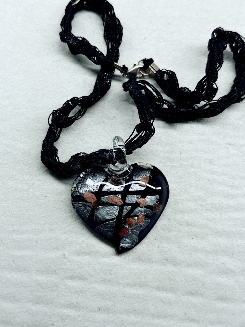 6544gc. Black Heart Art Glass Necklace